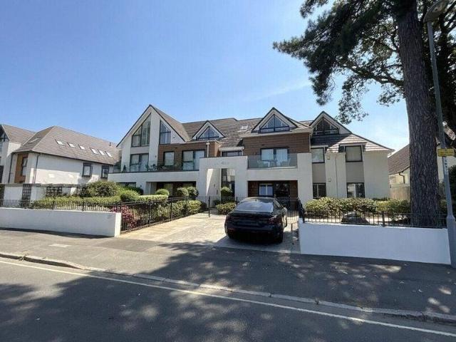 Apartment for sale in England