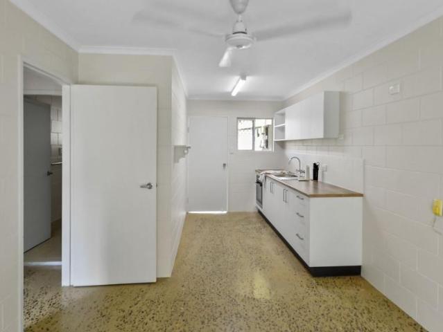 Apartment for rent in Holloways Beach, Cairns