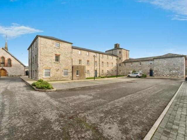 Apartment for sale in Holywell, Wales