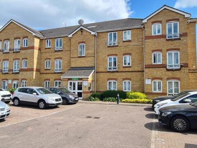 Apartment for sale in London Borough of Hounslow, Greater London