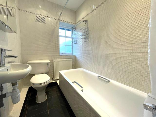 House for rent in N2, Cat Hill