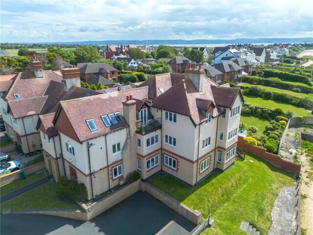 Apartment for sale in Hoylake, Meols