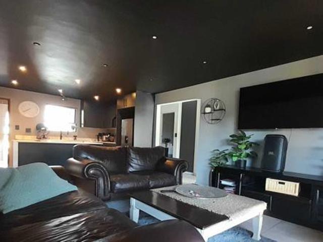 Apartment for sale in Oranjeville, Free State