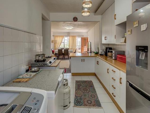 Apartment for sale in Nelson Mandela Bay Ward 18, Nelson Mandela Bay Metropolitan Municipality