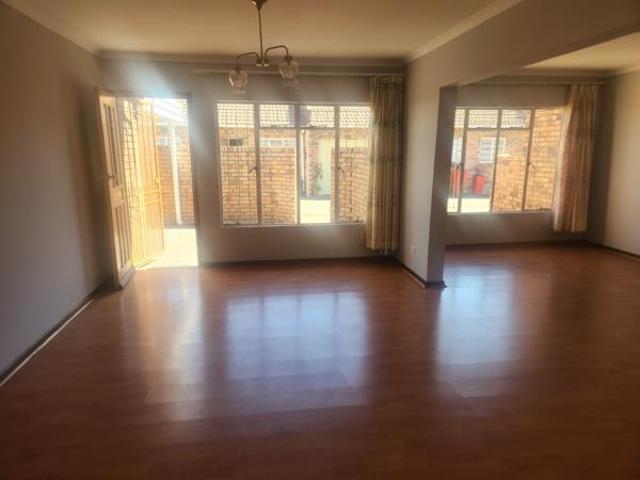 Apartment for sale in Dordrecht, Eastern Cape
