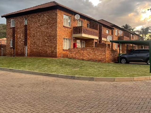 Apartment for sale in Akasia, Gauteng