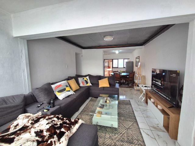 Apartment for sale in Amanzimtoti, Kwazulu-natal