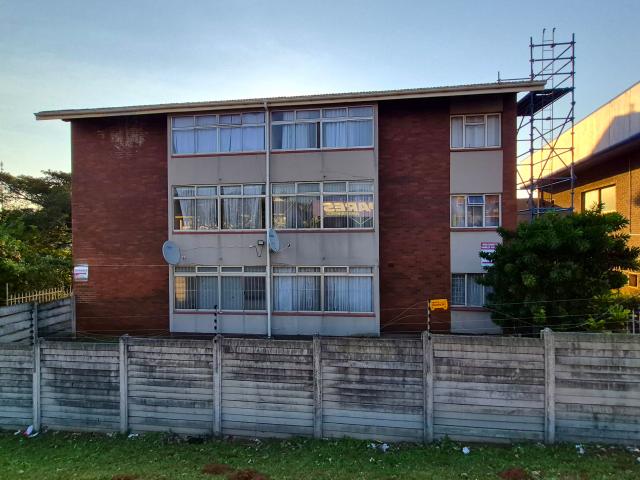 Apartment for sale in Amanzimtoti, Kwazulu-natal