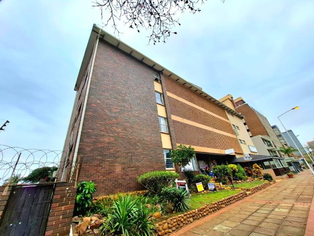 Apartment for sale in Amanzimtoti, Kwazulu-natal