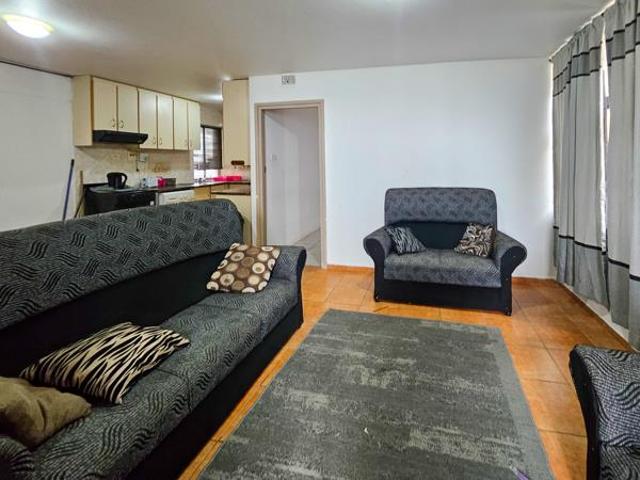Apartment for rent in Seaview, Kwazulu-natal