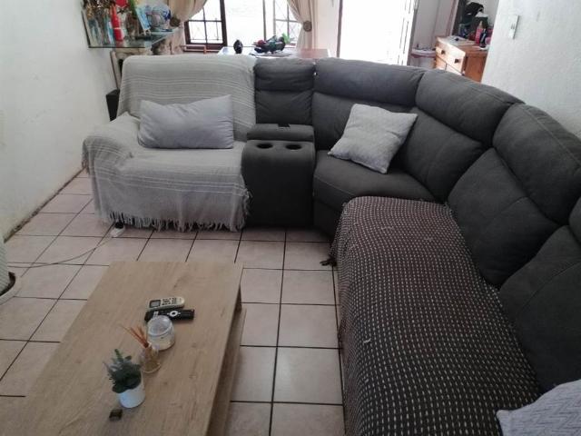 Townhouse for sale in Seaview, Kwazulu-natal