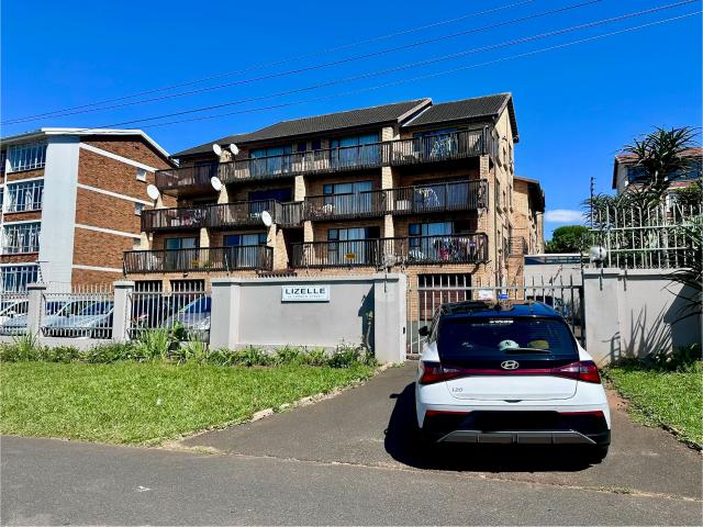 Apartment for sale in Amanzimtoti, Kwazulu-natal