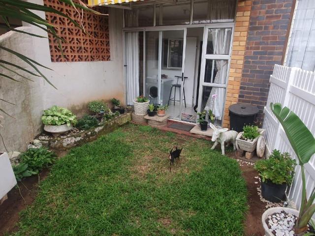 Apartment for sale in Amanzimtoti, Kwazulu-natal