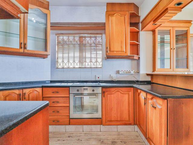 Apartment for sale in Amanzimtoti, Kwazulu-natal