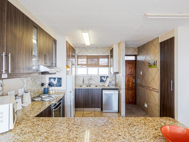 Apartment for sale in Amanzimtoti, Kwazulu-natal