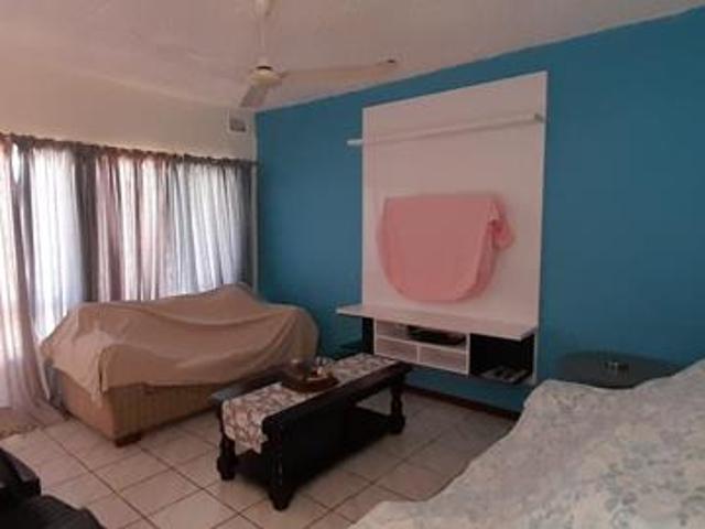 Apartment for rent in Seaview, Kwazulu-natal