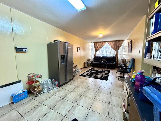 Apartment for sale in Waterkloof, Gauteng