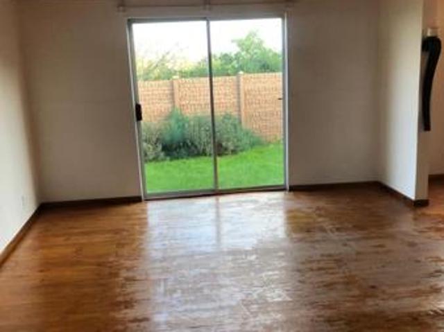 Apartment for rent in Jeffreys Bay, Kouga Local Municipality