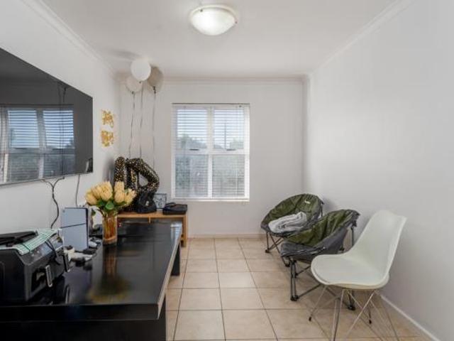 Apartment for sale in Cape Town, Western Cape