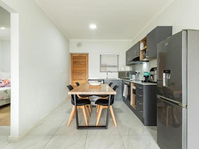 Apartment for sale in Cape Town, Western Cape