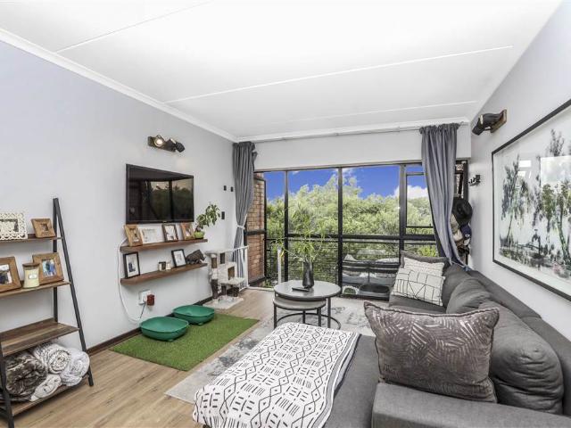 Apartment for sale in Johannesburg, North & Sandton
