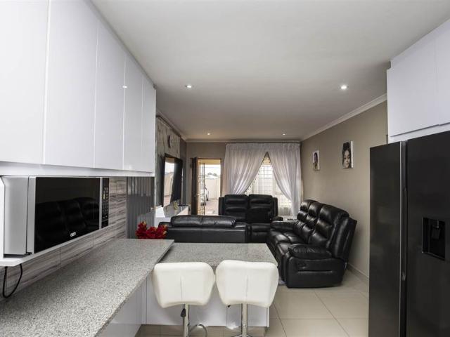 Apartment for sale in Seaview, Kwazulu-natal