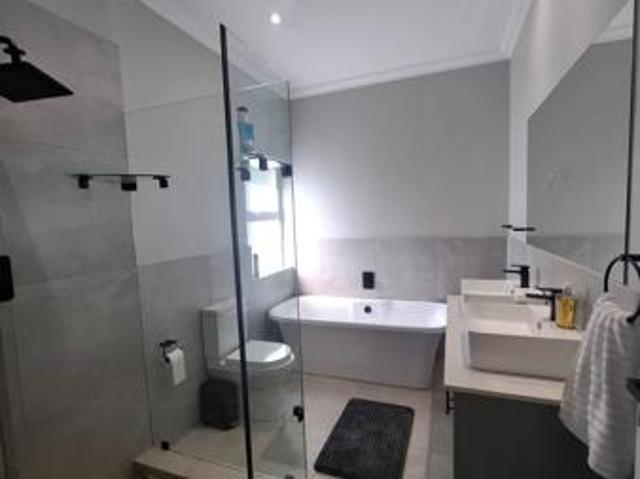 Apartment for rent in Waterkloof, Gauteng