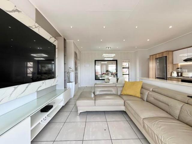Apartment for rent in Princess Grant, Kwazulu-natal