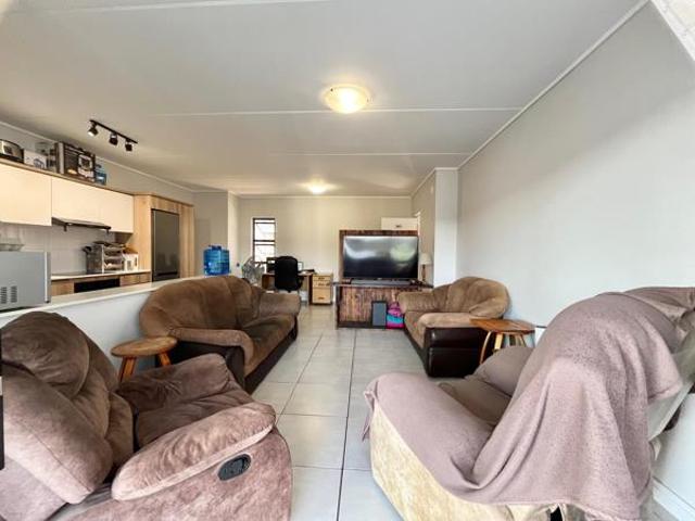 Apartment for rent in Princess Grant, Kwazulu-natal