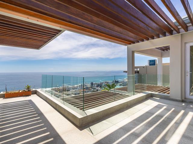 Apartment for rent in Bantry Bay, Cape Town