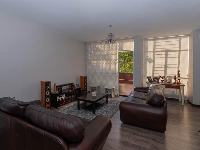 Apartment for sale in Johannesburg, East