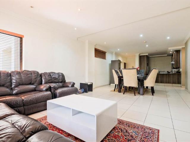 Apartment for sale in Johannesburg, East