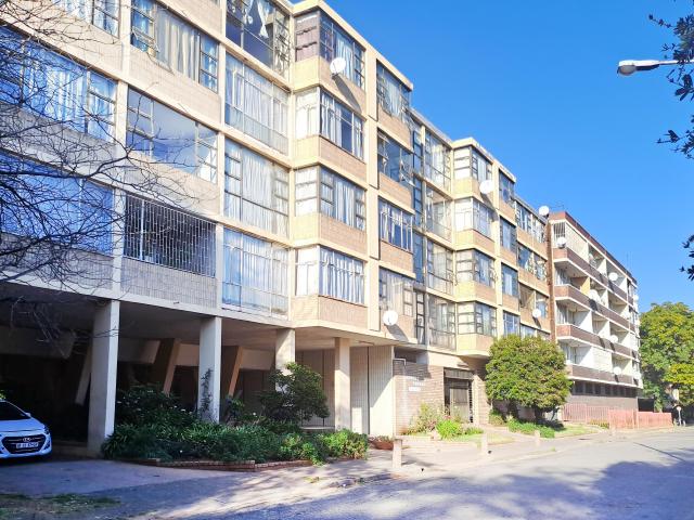 Apartment for sale in Vosloorus, Gauteng