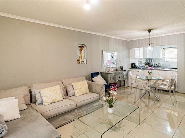 Apartment for sale in Johannesburg, North & Sandton