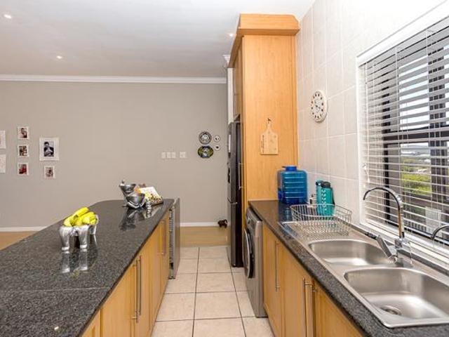 Apartment for sale in Cape Town, Western Cape