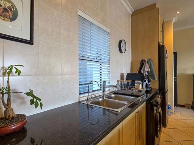 Apartment for sale in Cape Town, Western Cape