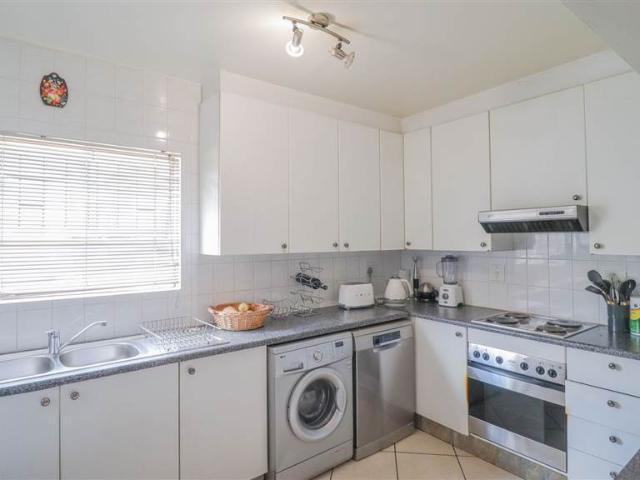 Apartment for sale in Johannesburg, North & Sandton