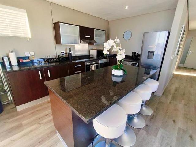 Apartment for sale in Cape Town, Western Cape