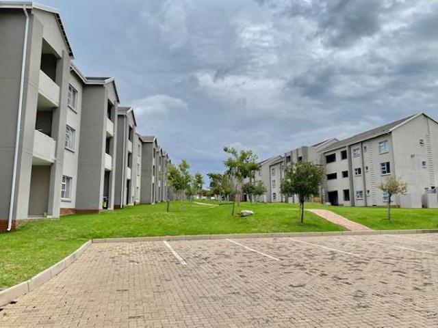 Apartment for sale in Vosloorus, Gauteng