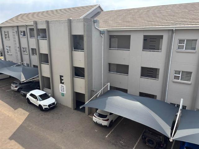Apartment for sale in Vosloorus, Gauteng