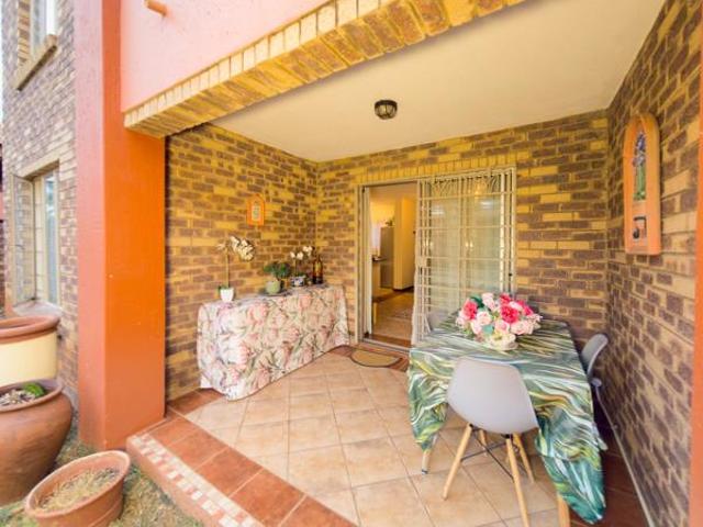 Apartment for sale in Vosloorus, Gauteng