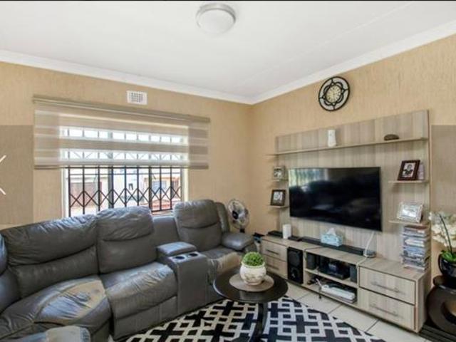 Apartment for sale in Midvaal, Gauteng