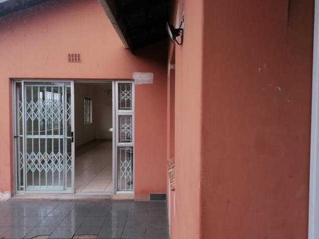 Apartment for rent in Mount Moreland, Kwazulu-natal