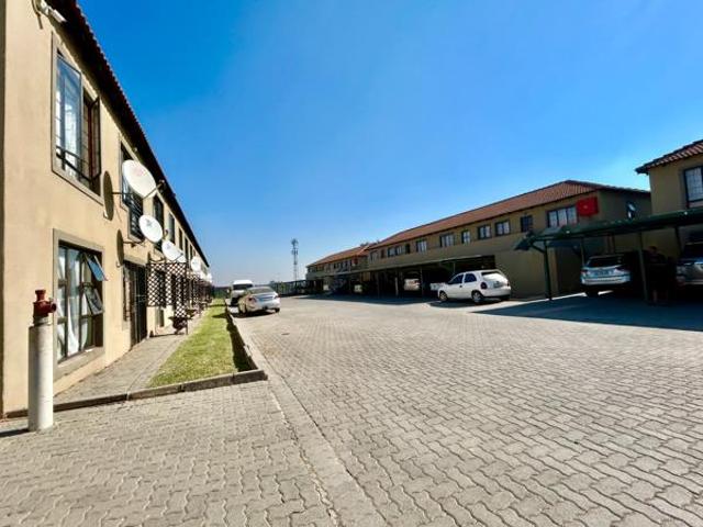 Apartment for sale in Hartbeespoort Dam Nature Reserve, North West