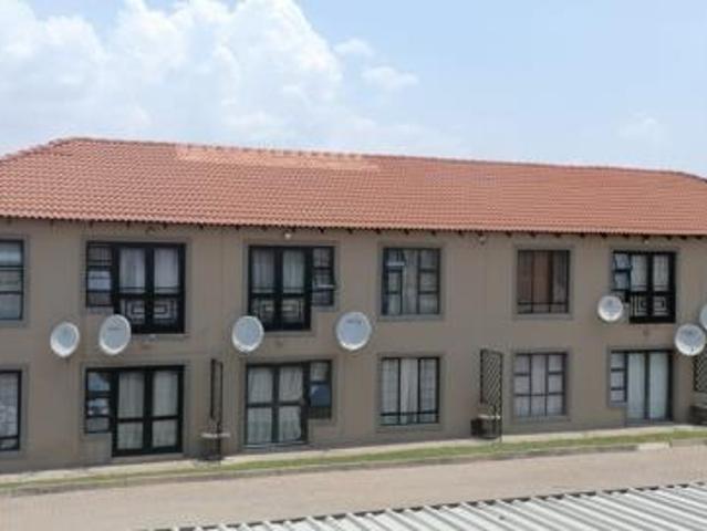 Apartment for sale in Hartbeespoort Dam Nature Reserve, North West