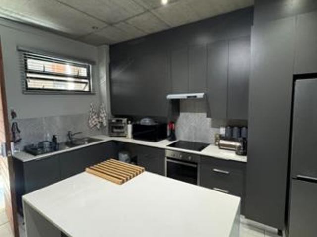 Apartment for rent in Waterkloof, Gauteng