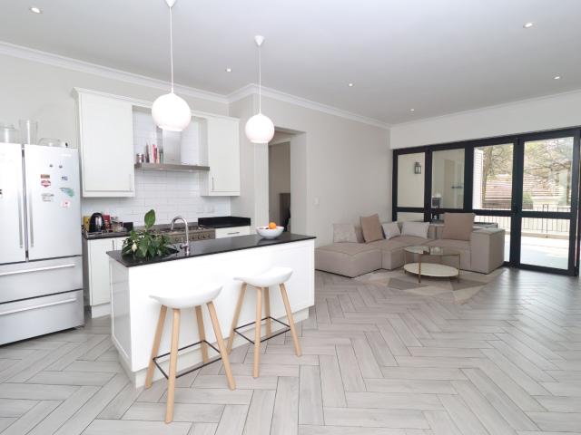 Apartment for sale in Sandton, City of Johannesburg Metropolitan Municipality
