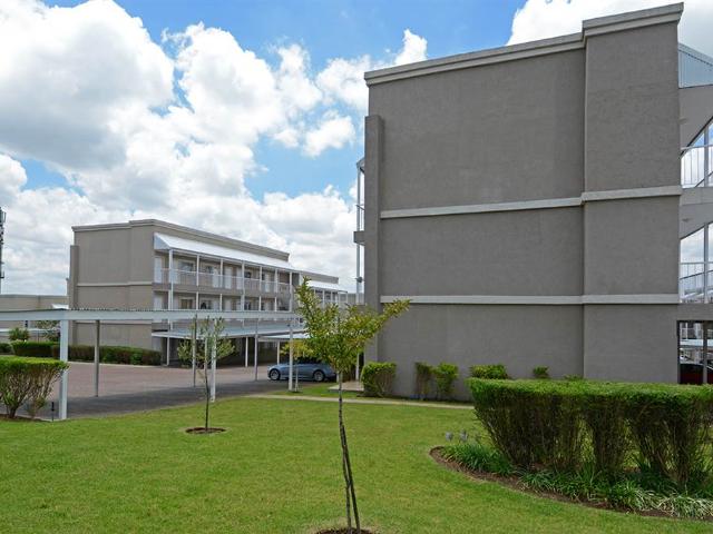Apartment for sale in Johannesburg, North & Sandton