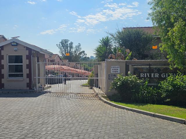Apartment for sale in Sandton, City of Johannesburg Metropolitan Municipality