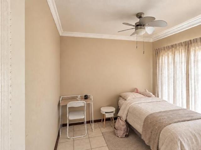 Apartment for sale in Dr Kenneth Kaunda, North West